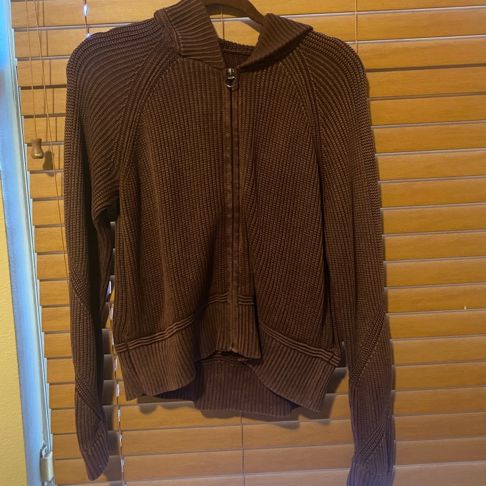 LULULEMON KNIT SWEATER ZIP UP
